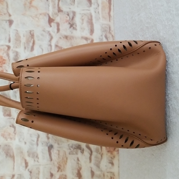 New ALAIA Angele 25 Leather Top Handle Bag - Picture 7 of 13